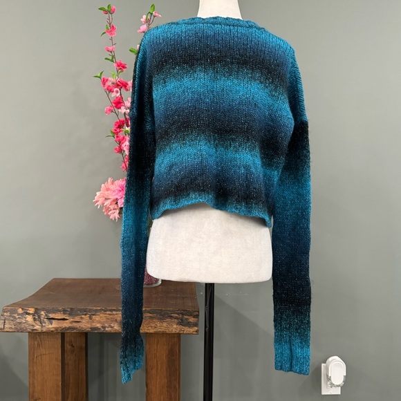 Ecoté Cropped Knit Long Sleeve - Picture 4 of 11